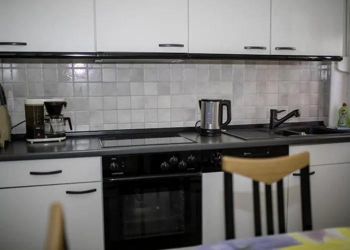 דירה In With Terrace, Air Conditioning, Wi-fi, Dishwasher *