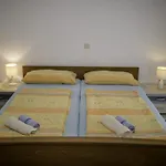 In With Terrace, Air Conditioning, Wi-fi, Dishwasher