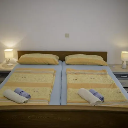 In With Terrace, Air Conditioning, Wi-fi, Dishwasher