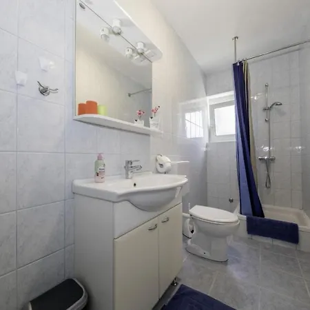 In With Terrace, Air Conditioning, Wi-fi, Dishwasher *