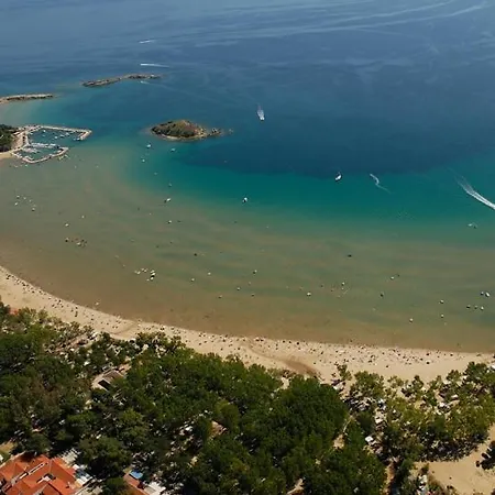 In With Terrace, Air Conditioning, Wi-fi, Dishwasher *