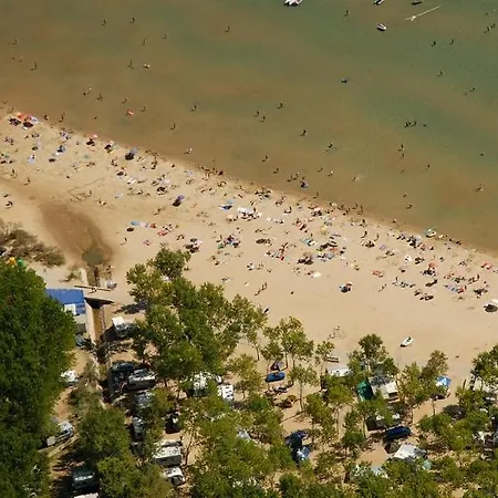 In With Terrace, Air Conditioning, Wi-fi, Dishwasher アパート