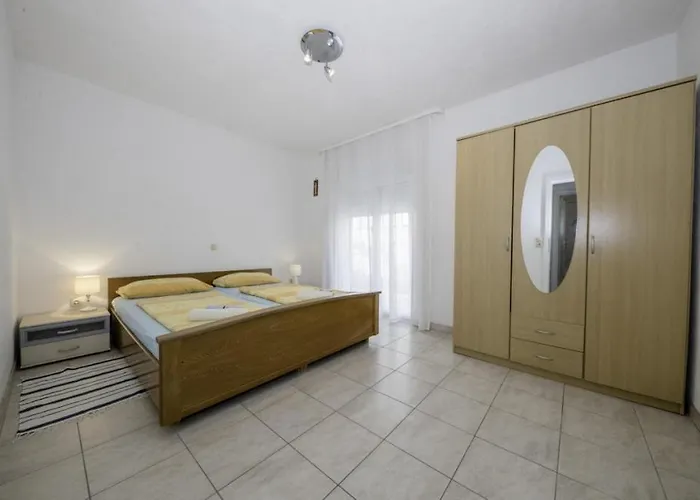 Διαμέρισμα In With Terrace, Air Conditioning, Wi-fi, Dishwasher